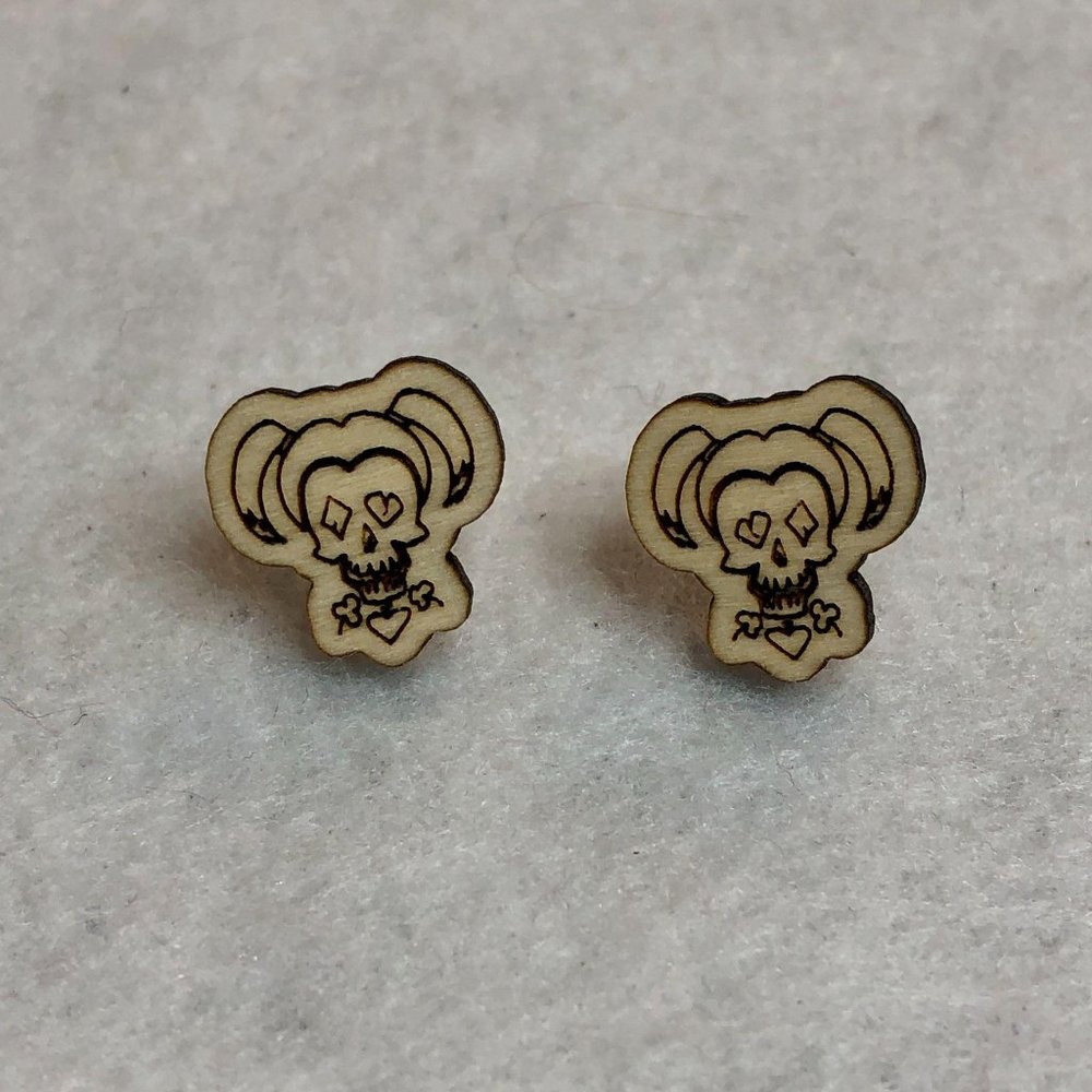 Harley Quinn Skull Wood Stud Earrings - Picture 3 of 4